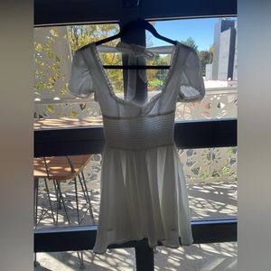 Tiger Mist dress. Color white. Size XS.